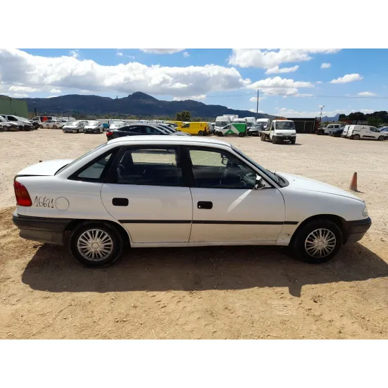 Opel ASTRA F SEDAN (T92) 1992
