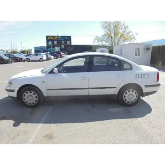 VOLKSWAGEN PASSAT BERLINA (3B2) '1999 BERLINA BLANCO