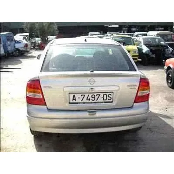 OPEL ASTRA G BERLINA '1998 1.6 16V GRIS