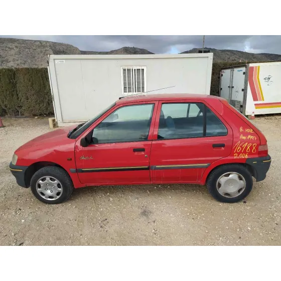 PEUGEOT 106 (S2) '1997 SKETCH ROJO