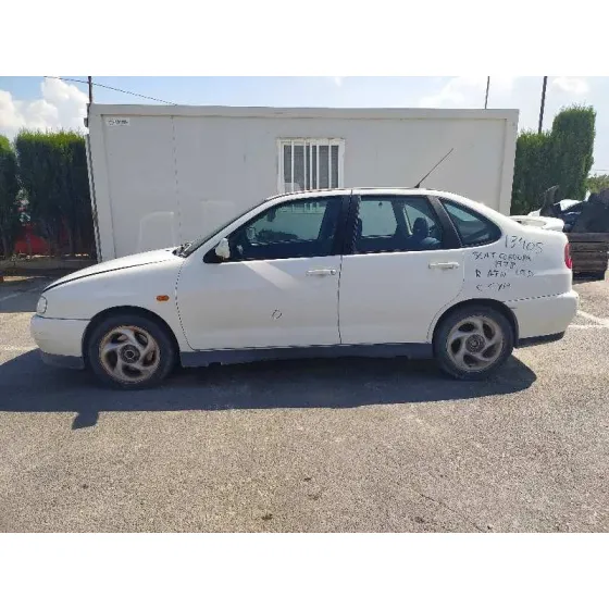 SEAT CORDOBA BERLINA (6K2) '1998 SXE BLANCO