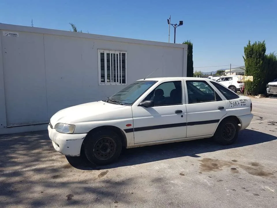 FORD ESCORT BERL./TURNIER '1997 GHIA BERLINA BBLANCO