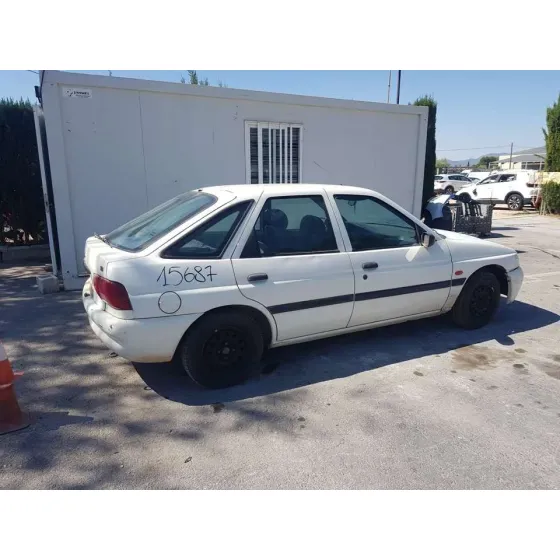 FORD ESCORT BERL./TURNIER '1997 GHIA BERLINA BBLANCO