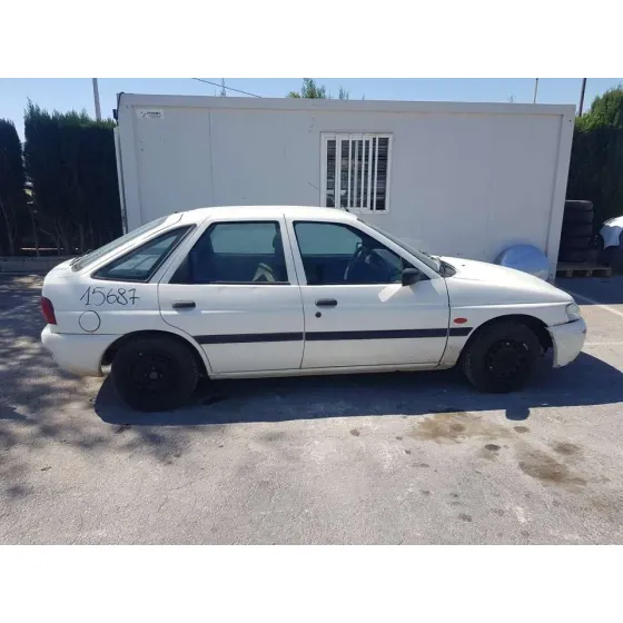 FORD ESCORT BERL./TURNIER '1997 GHIA BERLINA BBLANCO