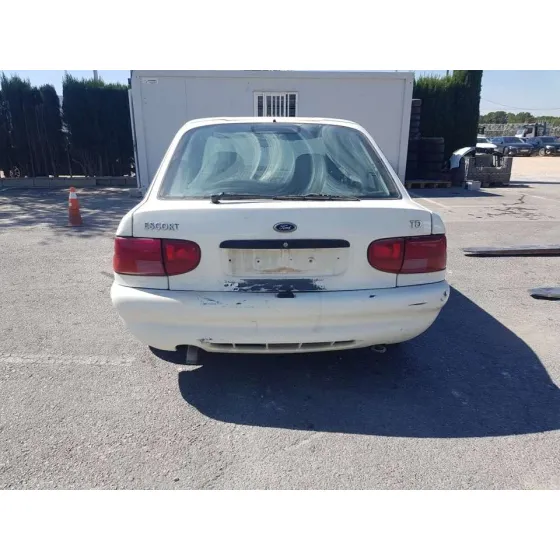 FORD ESCORT BERL./TURNIER '1997 GHIA BERLINA BBLANCO