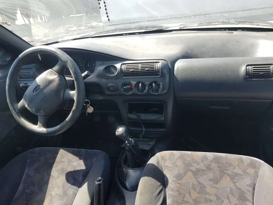 FORD ESCORT BERL./TURNIER '1997 GHIA BERLINA BBLANCO