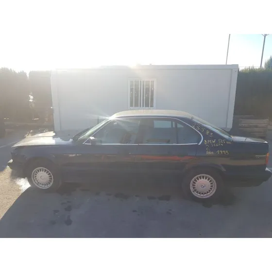 BMW SERIE 5 BERLINA (E34) '1996 525TDS AZUL