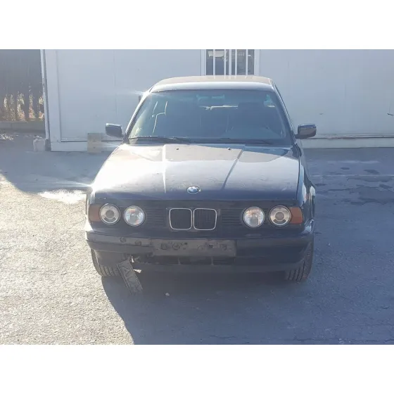 BMW SERIE 5 BERLINA (E34) '1996 525TDS AZUL