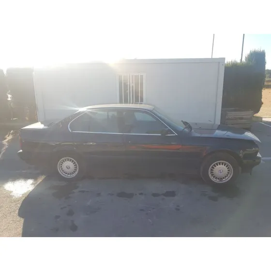 BMW SERIE 5 BERLINA (E34) '1996 525TDS AZUL