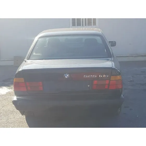 BMW SERIE 5 BERLINA (E34) '1996 525TDS AZUL