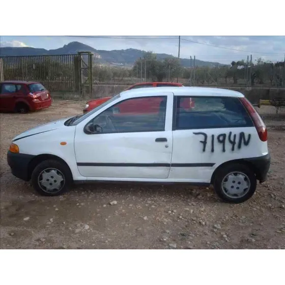 FIAT PUNTO BERLINA (176) '1997 55 S BLANCO
