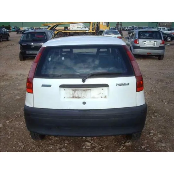 FIAT PUNTO BERLINA (176) '1997 55 S BLANCO