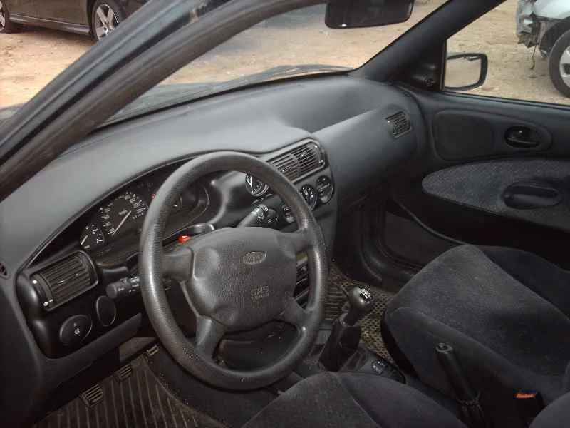 FORD ESCORT BERL./TURNIER FORD ESCORT BERL./TURNIER '1995 ATLANTA BERLINA VERDE 1995