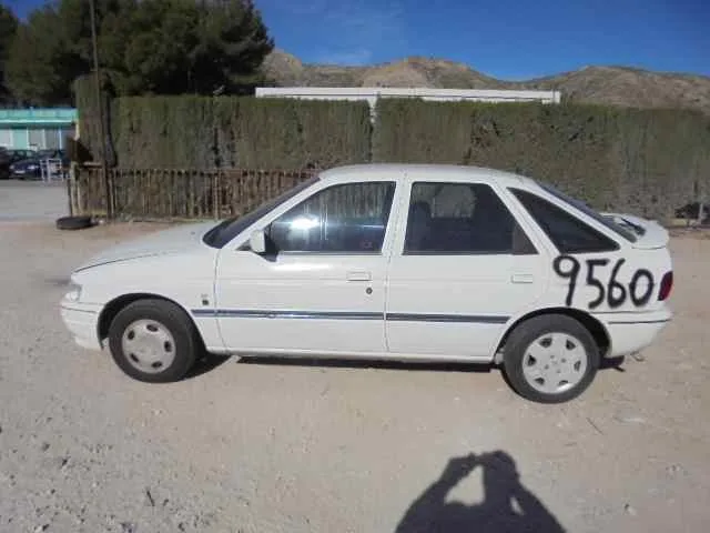 FORD ESCORT BERLINA/TURNIER FORD ESCORT BERLINA/TURNIER '1994 CLX BERLINA BLANCO 1990