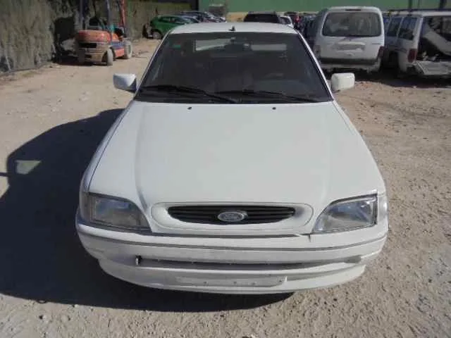 FORD ESCORT BERLINA/TURNIER FORD ESCORT BERLINA/TURNIER '1994 CLX BERLINA BLANCO 1990