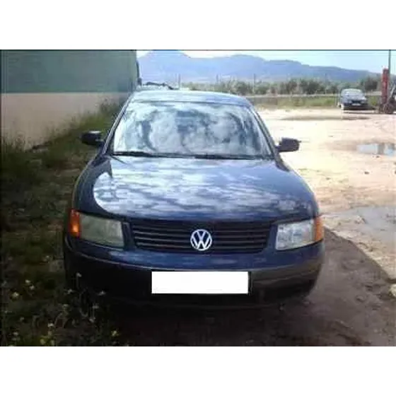 VOLKSWAGEN PASSAT BERLINA (3B2) '1996 1.9 TDI AZUL