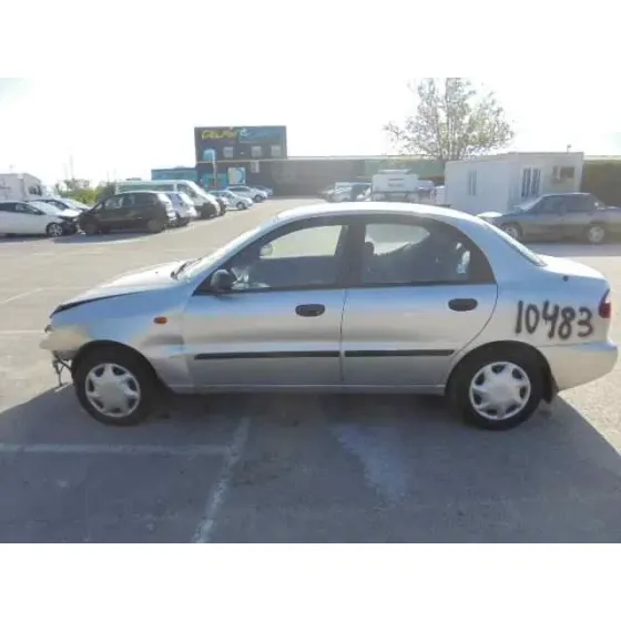 DAEWOO LANOS '1999 SX GRIS