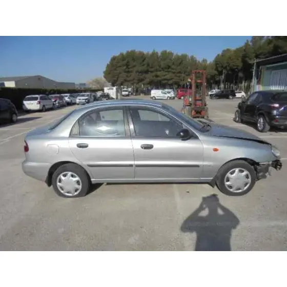 DAEWOO LANOS '1999 SX GRIS