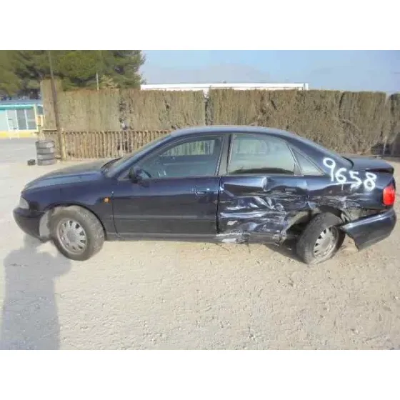AUDI A4 BERLINA (B5) '1998 1.9 TDI AZUL