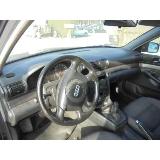 AUDI A4 BERLINA (B5) '1998 1.9 TDI AZUL
