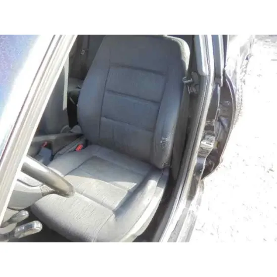 AUDI A4 BERLINA (B5) '1998 1.9 TDI AZUL