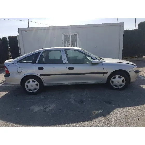 OPEL VECTRA B BERLINA '1998 BASICO (1999->) GRIS