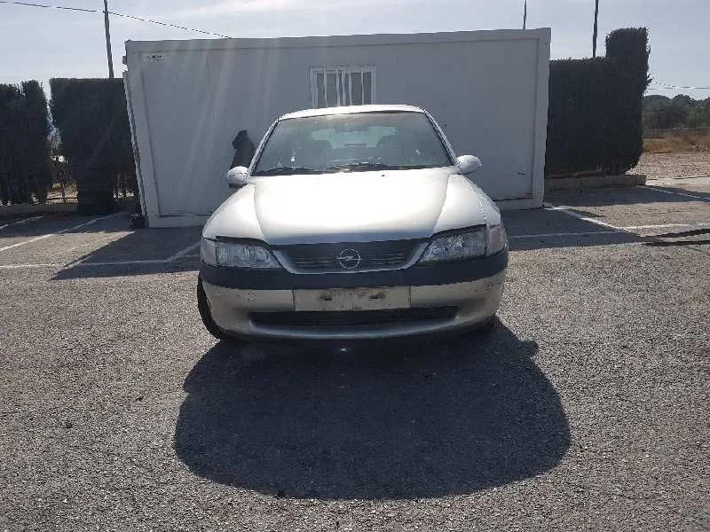 OPEL VECTRA B BERLINA '1998 BASICO (1999->) GRIS