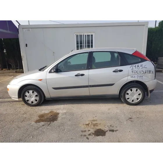 FORD FOCUS BERLINA (CAK) '1999 GHIA GRIS