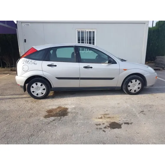 FORD FOCUS BERLINA (CAK) '1999 GHIA GRIS