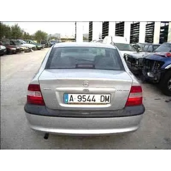 OPEL VECTRA B BERLINA '1995 1.6 GRIS