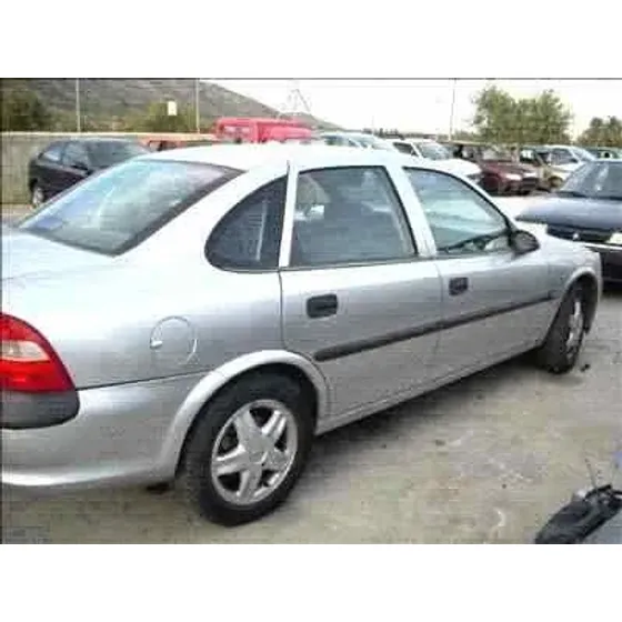 OPEL VECTRA B BERLINA '1995 1.6 GRIS