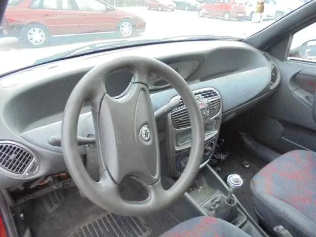 LANCIA LANCIA Y '1999 1.2 16V LS ROJO