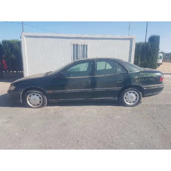 OPEL OMEGA B '1998 BASICO BERLINA VERDE