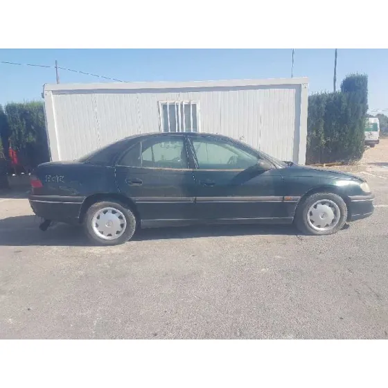 OPEL OMEGA B '1998 BASICO BERLINA VERDE
