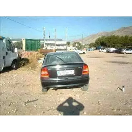 OPEL ASTRA G BERLINA '1998 1.7 TURBODIESEL CAT (X 17 DTL / 2H8) NEGRO