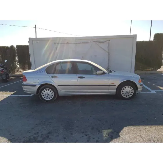 BMW SERIE 3 BERLINA (E46) '1999 318I GRIS