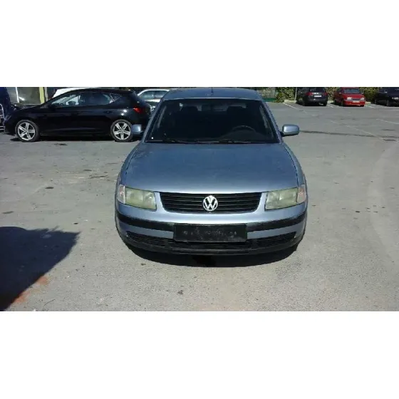 VOLKSWAGEN PASSAT BERLINA (3B2) '1998 HIGHLINE GRIS PLATA