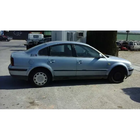 VOLKSWAGEN PASSAT BERLINA (3B2) '1998 HIGHLINE GRIS PLATA