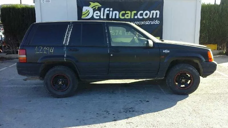 JEEP GR.CHEROKEE (ZJ)/(Z) '1995 2.5 TD LAREDO (Z) NEGRO