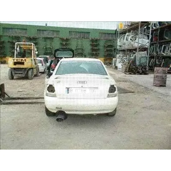 AUDI A4 BERLINA (B5) '1995 1.9 TDI BLANCO