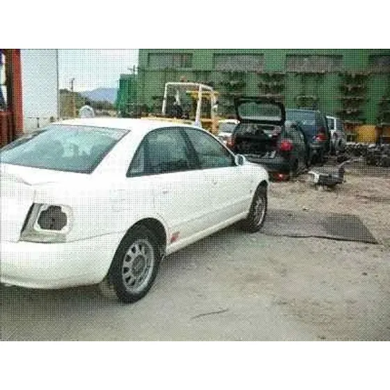 AUDI A4 BERLINA (B5) '1995 1.9 TDI BLANCO