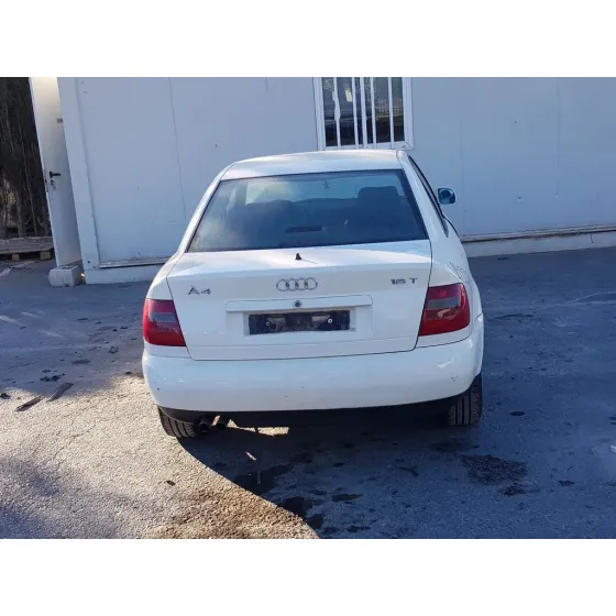 AUDI A4 BERLINA (B5) '1997 1.8 T BLANCO