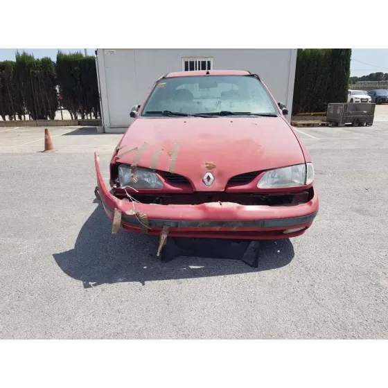 RENAULT MEGANE I BERLINA HATCHBACK (BA0) '1996 1.6E RN ROJO