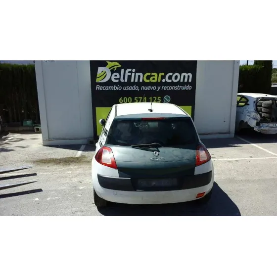 RENAULT MEGANE II BERLINA 5P '1111 DYNAMIQUE BLANCO-VERDE