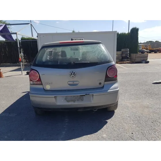 VOLKSWAGEN POLO (9N3) '2006 ADVANCE GRIS