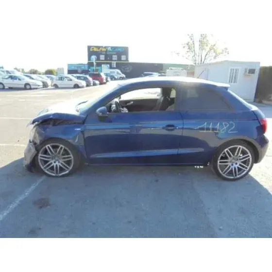 AUDI A1 (8X) '2011 ATTRACTION AZUL