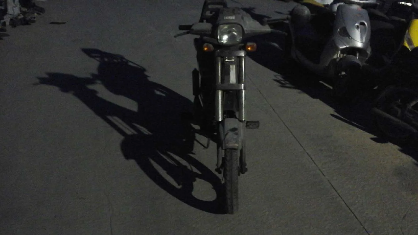 DERBI VARIANT '1999 BOX GRIS OSCURO