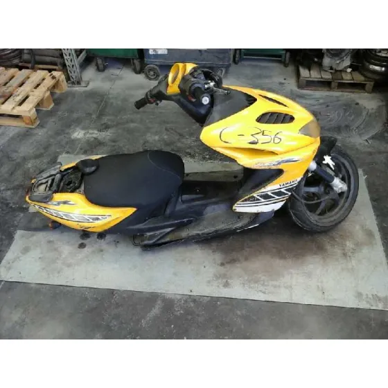 YAMAHA YQ 50 '2006 AMARILLO