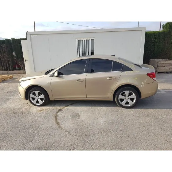 CHEVROLET CRUZE '2011 LT DORADO