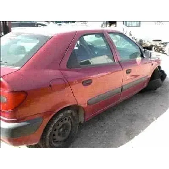 CITROEN XSARA BERLINA '1997 1.4I LX GRANATE